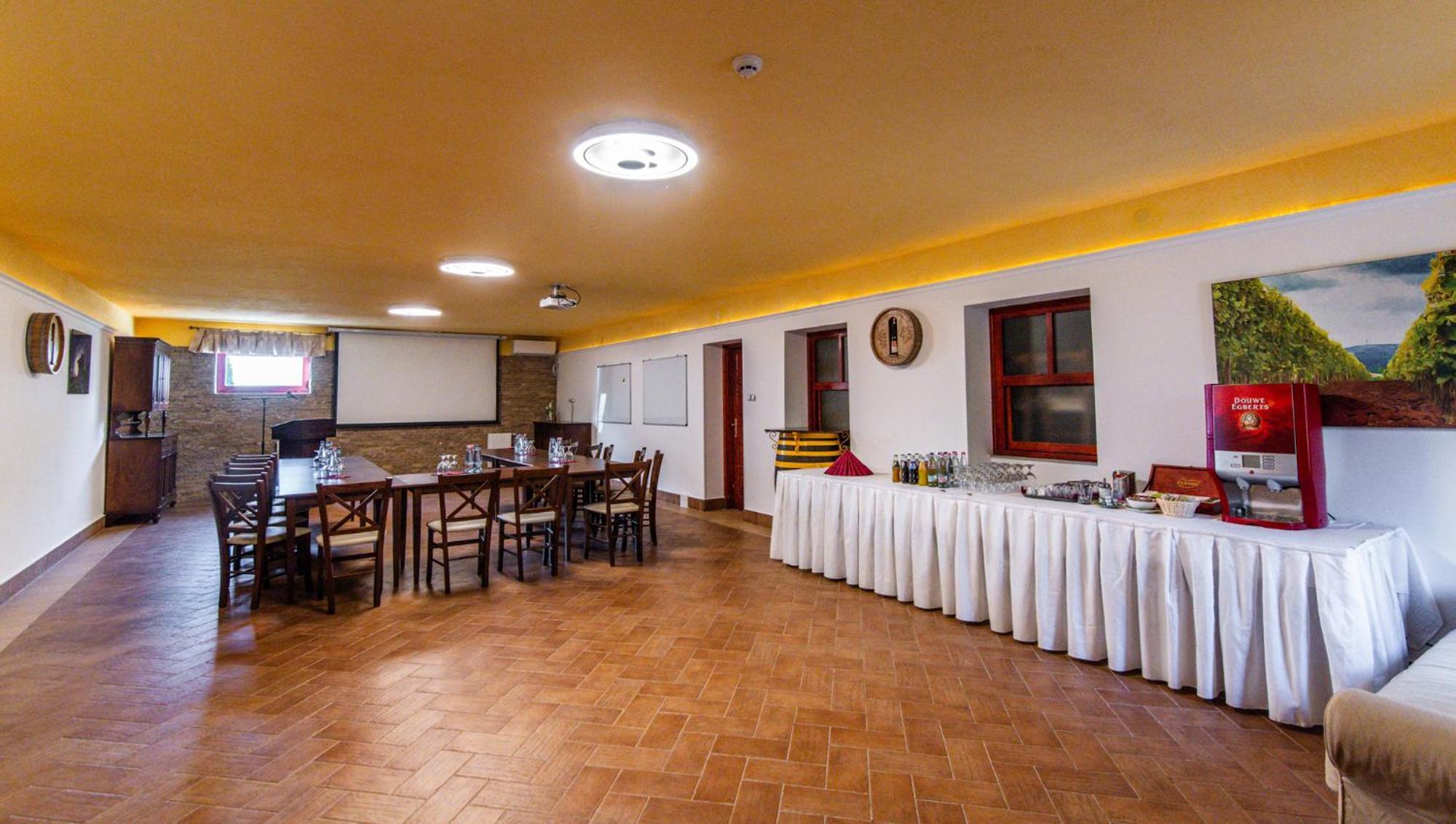 Borhotel Sziluett Farkasmály Gyongyos Exterior foto